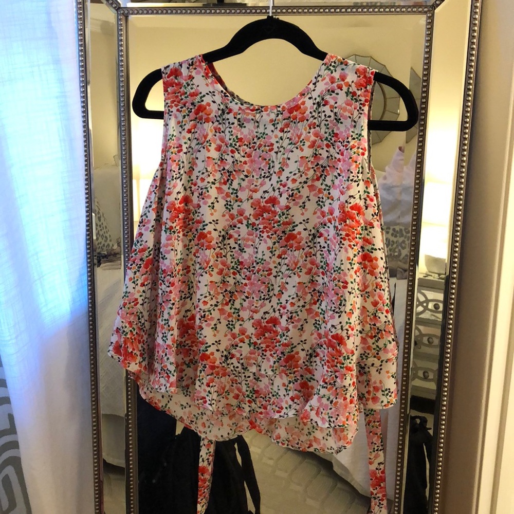 Harlowe & Graham flowy floral tank